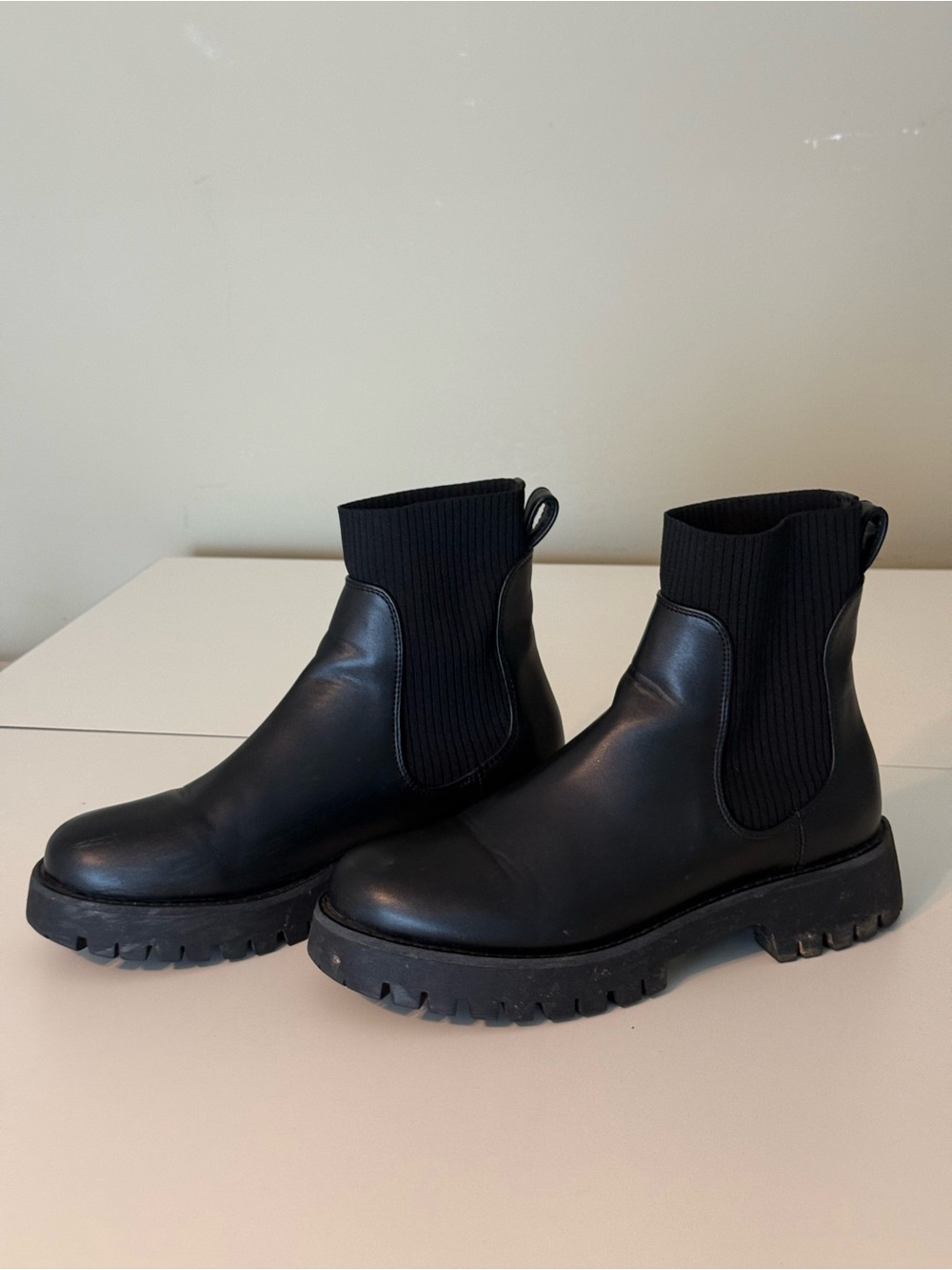 Steve Madden Black Chelsea Boots